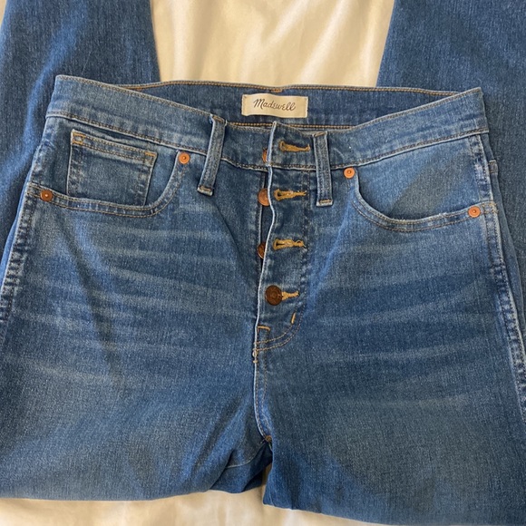 NWT Madewell 10” high rise jeans Dewitt wash button front - Picture 2 of 5